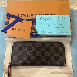 Lv wallet 💯 % Authentic